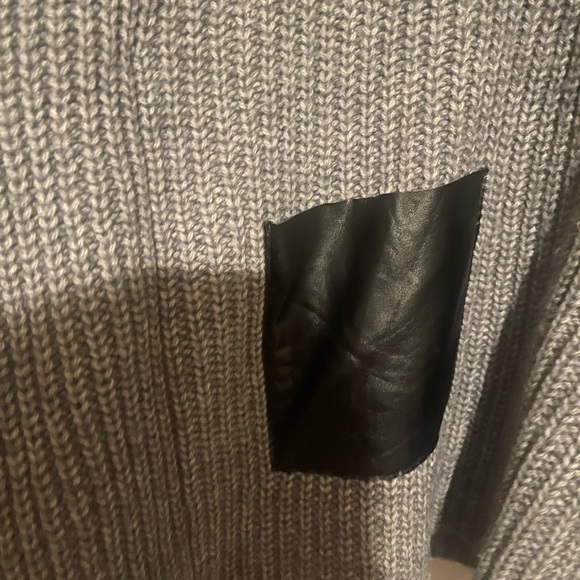 Michael KORS large poncho almost new with leather patches - Picture 2 of 5